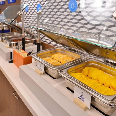 罗克福德洛芙斯公园快捷假日酒店 Loves Park 外观 照片